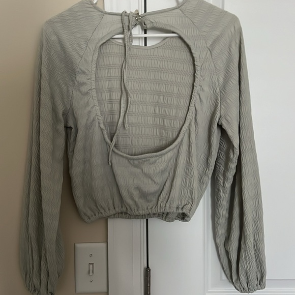 Cropped sage green top - Picture 3 of 3